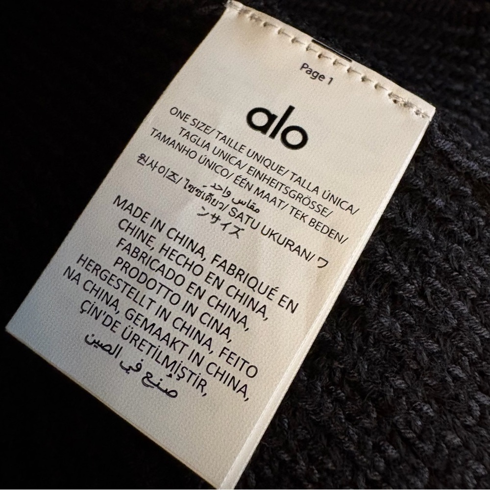 ALO Yoga | Denim Knit Cloche | Black | New with Tags - Picture 8 of 9